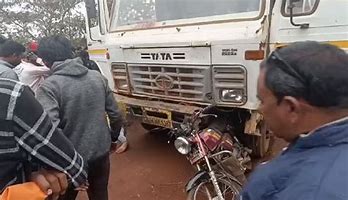 सड़क हादसा हाइवा की चपेट में आने से युवक की मौत सड़क हादसा हाइवा की चपेट में आने से युवक की मौत