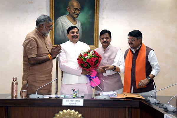 रीवा एयरपोर्ट को डीजीसीए लाइसेंस पर उप मुख्यमंत्री शुक्ल ने दी बधाई और व्यक्त किया आभार रीवा एयरपोर्ट को डीजीसीए लाइसेंस पर उप मुख्यमंत्री शुक्ल ने दी बधाई और व्यक्त किया आभार