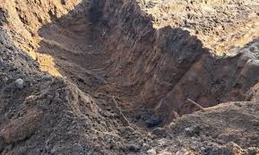 लावा नदी में 4 ट्रेक्टर रेत अवैध परिवहन करते जब्त किया