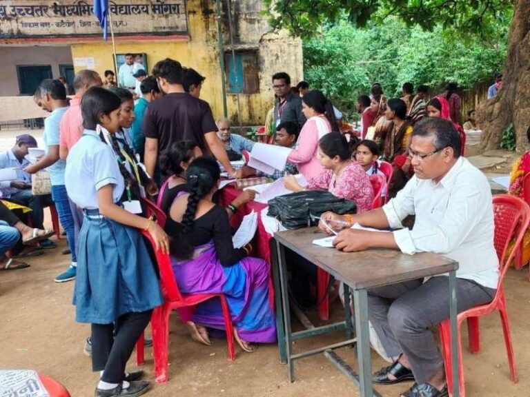 2345 विद्यार्थियों को किया गया जाति प्रमाणपत्र वितरीत 2345 विद्यार्थियों को किया गया जाति प्रमाणपत्र वितरीत