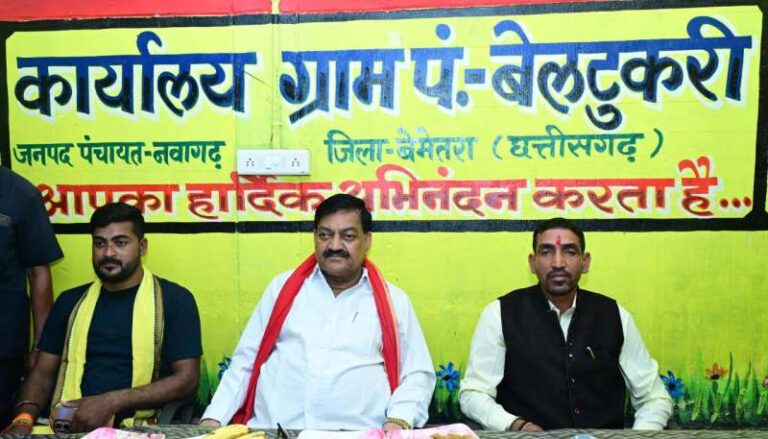 खाद्य मंत्री दयालदास बघेल ने आम नागरिकों के साथ सुनी ’मन की बात’