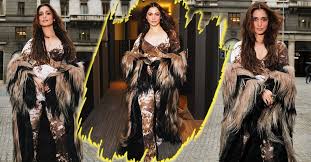 फैशन वीक में तमन्ना ने माफिया वाइफ की तरह किया डेब्यू फैशन वीक में तमन्ना ने माफिया वाइफ की तरह किया डेब्यू