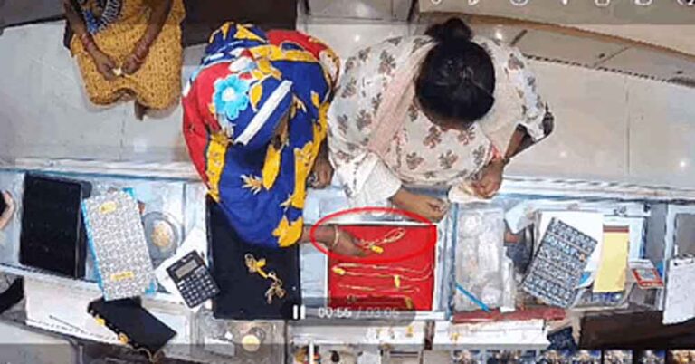 छत्तीसगढ़-बिलासपुर की ज्वेलरी शॉप से उड़ाई 80 हजार की चेन, महिला की सीसीटीवी में दिखी हरकत