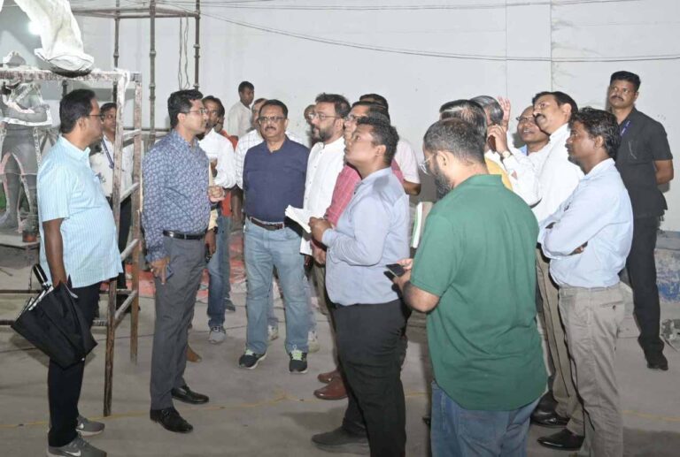 शहीद वीर नारायण सिंह संग्रहालय में बन रही ब्रिटिश कालीन जनजाति विद्रोह की झांकी