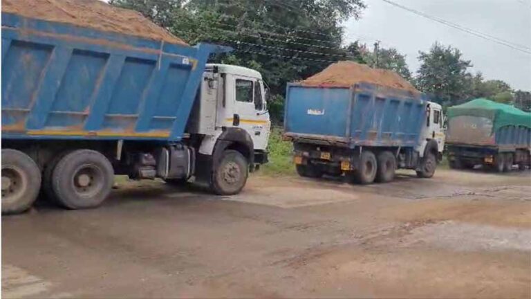 महासमुंद में पुलिस ने अवैध रेत उत्खनन और परिवहन के खिलाफ की बड़ी कार्रवाई