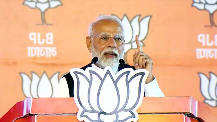 पीएम मोदी का कांग्रेस पर हमला: सेना प्रमुख को गुंडा कहा, सर्जिकल स्ट्राइक के सबूत मांगे पीएम मोदी का कांग्रेस पर हमला: सेना प्रमुख को गुंडा कहा, सर्जिकल स्ट्राइक के सबूत मांगे