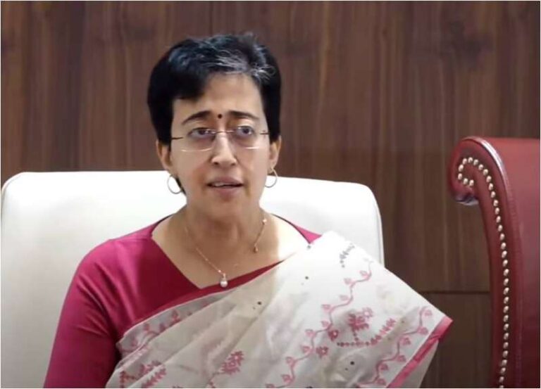 भरत ने खड़ाऊं रख सिंहासन संभाला, मैं दिल्ली संभालूंगी