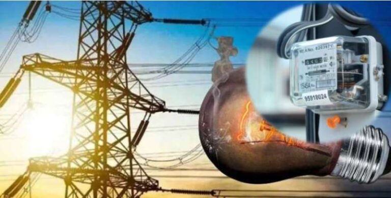 स्मार्ट मीटर पर बवाल, जेई को गांव वालों ने बिजली ऑफिस तक दौड़ाया