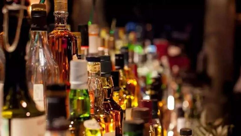 झारखंड शराब घोटाले की साजिश का खुलासा, 2 बड़े अधिकारियों के नाम आए सामने