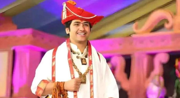 गया पहुंचे पंडित धीरेंद्र शास्त्री, पदयात्रा कर धर्म विरोधियों को देंगे जवाब