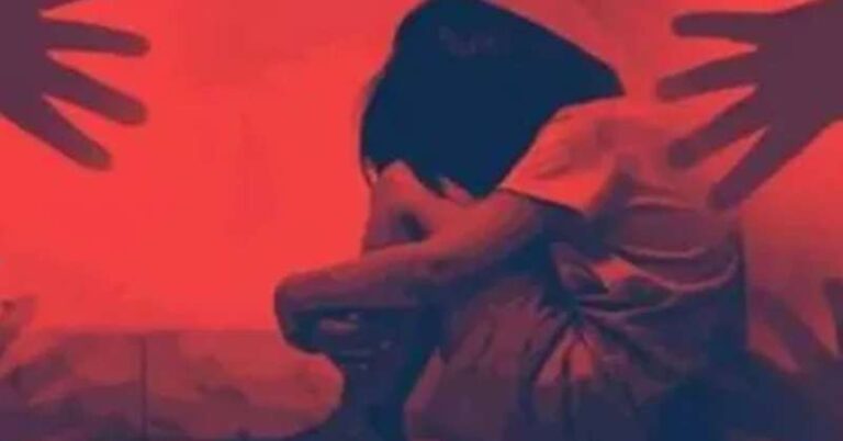 सौतेला पिता ने नाबालिग बेटी को बनाया हवस का शिकार