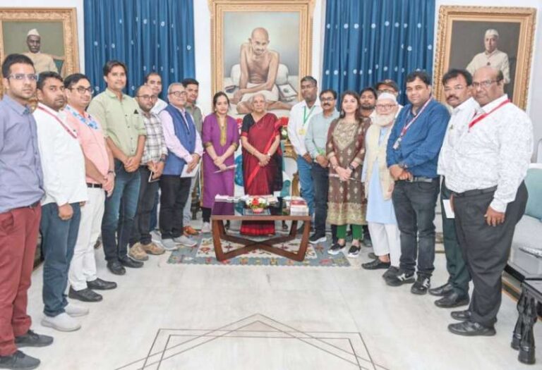 एमपी के मीडिया प्रतिनिधि मंडल ने की यूपी राज्यपाल से भेंट