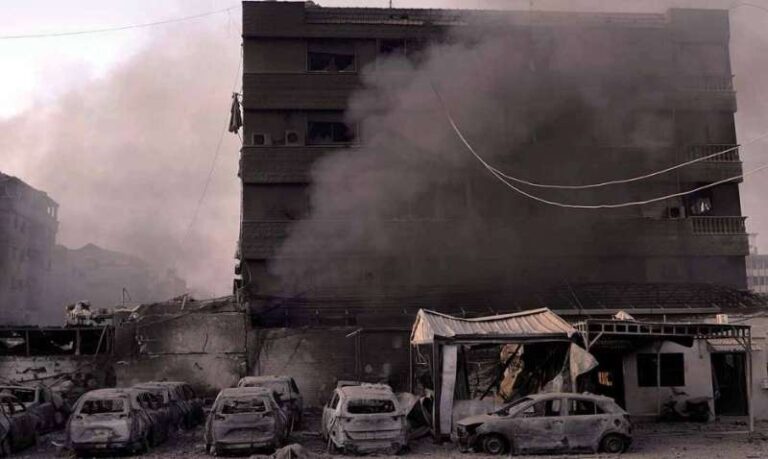 इजरायल ने हिज्बुल्लाह-हमास के 230 ठिकाने हैवी बमबारी से उड़ाए इजरायल ने हिज्बुल्लाह-हमास के 230 ठिकाने हैवी बमबारी से उड़ाए