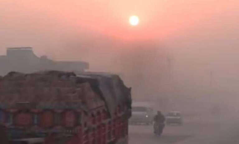 पाक का लाहौर बना दुनिया का सबसे प्रदूषित शहर पाक का लाहौर बना दुनिया का सबसे प्रदूषित शहर