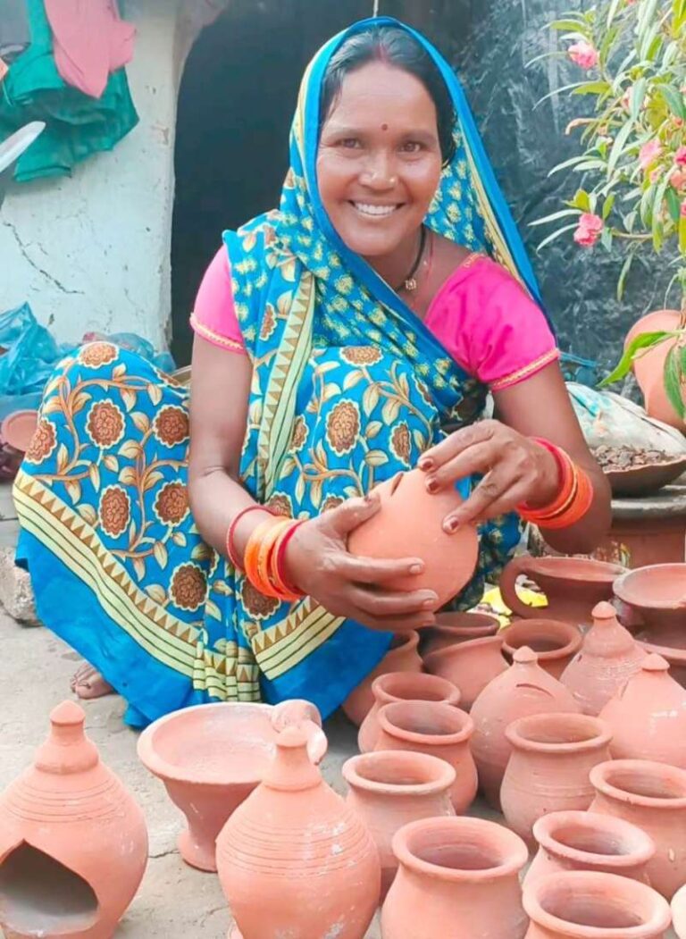प्रमिला और लीना के जीवन में महतारी वंदन योजना आत्मसम्मान और सशक्तिकरण का प्रतीक बना