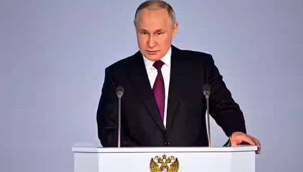 ब्रिक्स शिखर सम्मेलन में रुसी राष्ट्रपति पुतिन का दिख रहा आत्मविश्वास ब्रिक्स शिखर सम्मेलन में रुसी राष्ट्रपति पुतिन का दिख रहा आत्मविश्वास