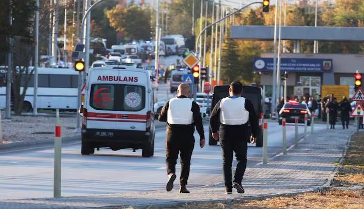 तुर्किये की सरकारी रक्षा कंपनी के परिसर पर आतंकी हमला तुर्किये की सरकारी रक्षा कंपनी के परिसर पर आतंकी हमला