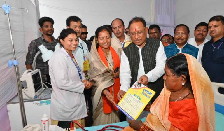 सियानजनों की सेवा से मिलता है पुण्य और आशीर्वाद: मुख्यमंत्री विष्णु देव साय