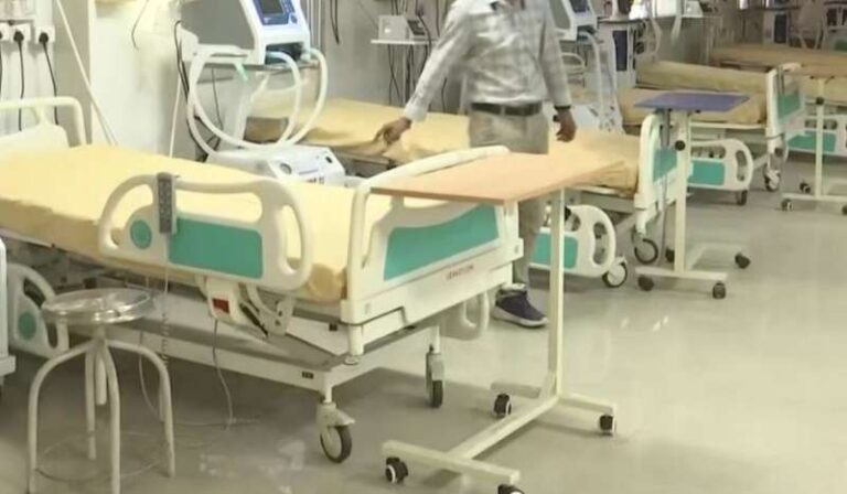 दिल्ली में 135 नर्सिंग होम ने मंजूरी बिना 3 गुना तक बेड बढ़ाए