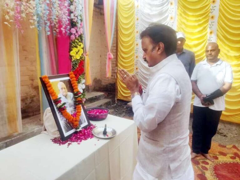 उप मुख्यमंत्री ने एयरपोर्ट एथॉरिटी ऑफ इंडिया भोपाल के निदेशक के पिताजी के निधन पर शोक संवेदना प्रकट की