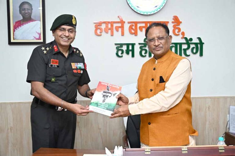 मुख्यमंत्री को सशस्त्र सैन्य समारोह में शामिल होने दिया आमंत्रण