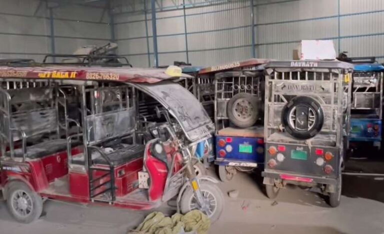 दिल्ली की सड़कों पर 5 गुना अनफिट बैटरी रिक्शा, क्या प्रशासन केवल हादसे का इंतजार कर रहा है?