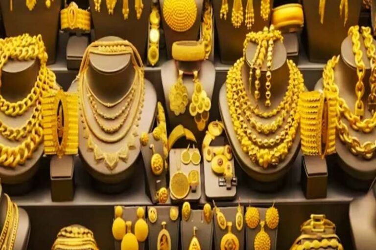 धनतेरस से पहले सोना 400 रुपए गिरकर 81,100 रुपए प्रति 10 ग्राम पर, चांदी स्थिर रही