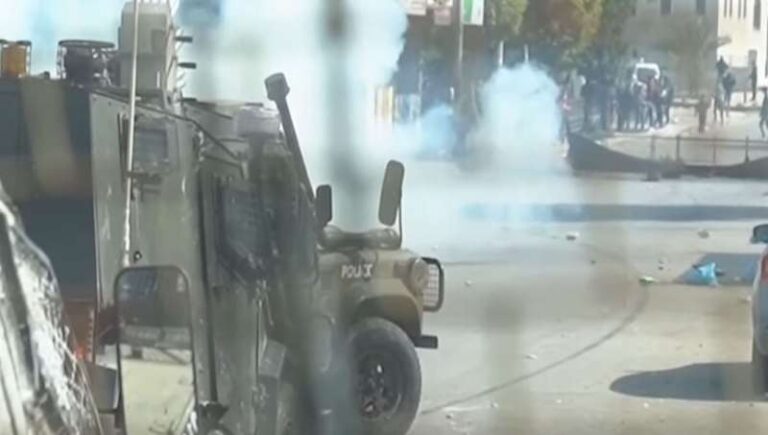 इजराइल तेल अवीव में कार बम से हमला करने की योजना, पांच अरब मूल के नागरिक गिरफ्तार इजराइल तेल अवीव में कार बम से हमला करने की योजना, पांच अरब मूल के नागरिक गिरफ्तार