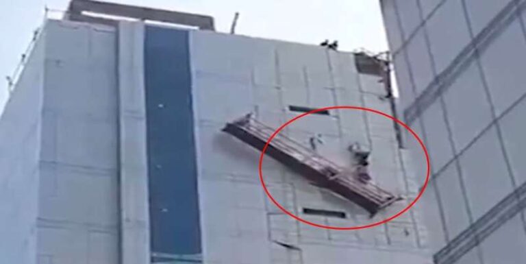 नोएडा में बड़ा हादसा टला, ट्राली की रस्सी टूटने से दो मजदूर बाल-बाल बचे