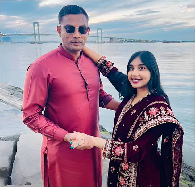 पाकिस्तानी क्रिकेटर रजा हसन ने पूजा बोमन के साथ की सगाई पाकिस्तानी क्रिकेटर रजा हसन ने पूजा बोमन के साथ की सगाई