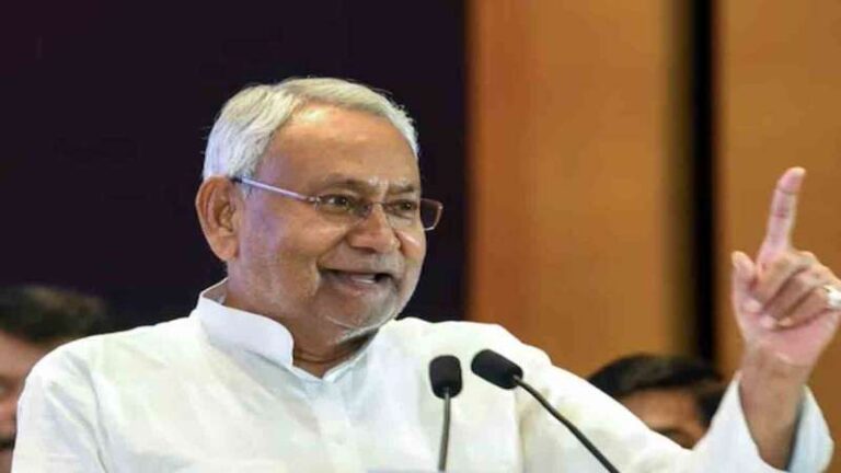 झारखंड में सीट बंटवारे के बाद बढ़ी सियासी हलचल, JDU ने बिहार विधानसभा की 125 सीटों पर चुनाव लड़ने की की तैयारी झारखंड में सीट बंटवारे के बाद बढ़ी सियासी हलचल, JDU ने बिहार विधानसभा की 125 सीटों पर चुनाव लड़ने की की तैयारी