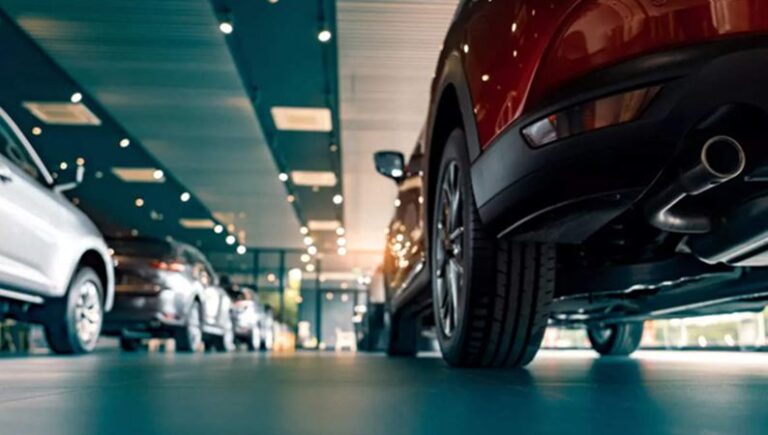 वाहनों की बिक्री में तेजी, दिवाली तक बिकेंगी 45 लाख गाड़ियां, कंपनियां दे रहीं ऑफर