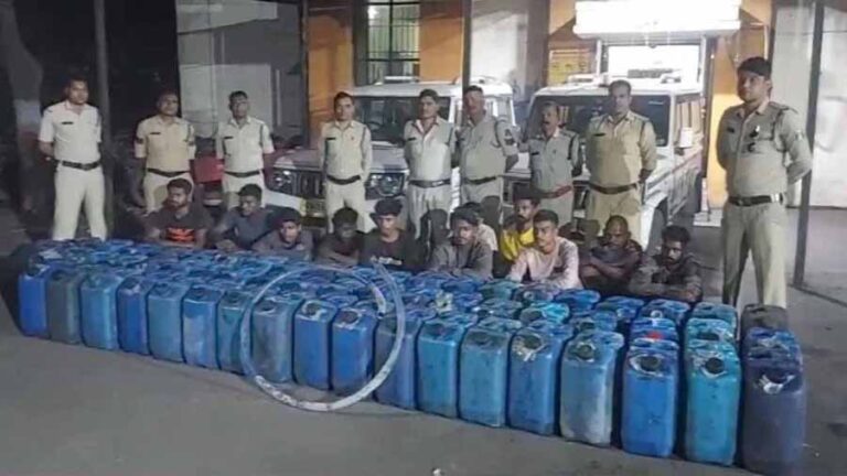 गेवरा खदान में डीजल चोर गिरोह के 11 सदस्य को किया गिरफ्तार गेवरा खदान में डीजल चोर गिरोह के 11 सदस्य को किया गिरफ्तार