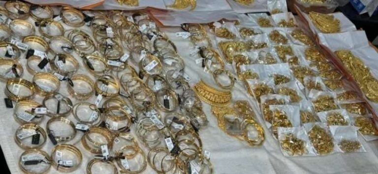 रायपुर के टिकरापारा बस स्टैंड पर आयकर विभाग का छापा, करोड़ों का सोना जब्त