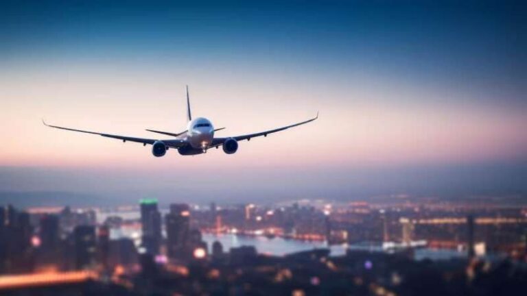 सरकार की सख्ती: विमान में बम की अफवाह फैलाने वालों के खिलाफ कड़ी कार्रवाई!