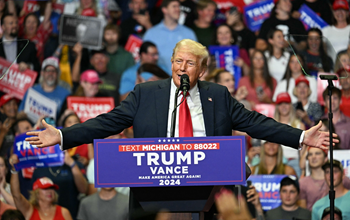 “अमेरिकियों की हत्या करने वालों को मिले सजा-ए-मौत: चुनावी रैली में भड़के डोनाल्ड ट्रंप”… “अमेरिकियों की हत्या करने वालों को मिले सजा-ए-मौत: चुनावी रैली में भड़के डोनाल्ड ट्रंप”…