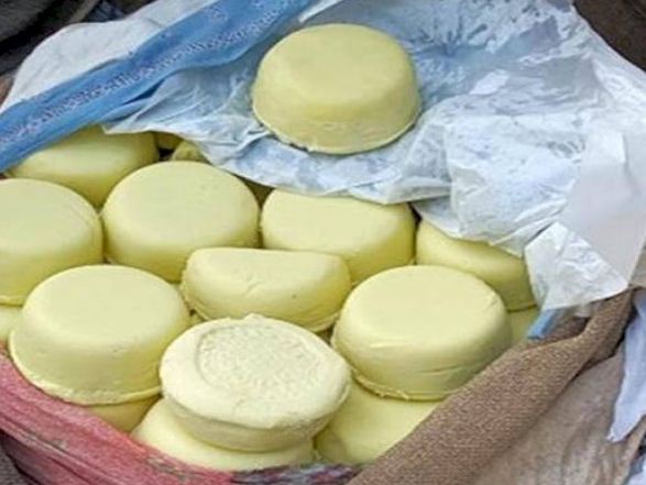 खाद्य विभाग की टीम ने पकड़ा 9 क्विंटल संदिग्ध मावा खाद्य विभाग की टीम ने पकड़ा 9 क्विंटल संदिग्ध मावा