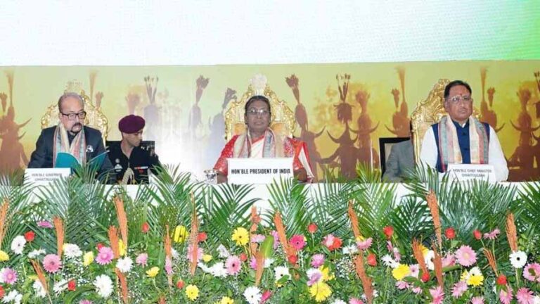 एम्स के द्वीतीय दीक्षांत समारोह में राष्ट्रपति मुर्मू हुईं शामिल, 514 छात्रों को दी उपाधि एम्स के द्वीतीय दीक्षांत समारोह में राष्ट्रपति मुर्मू हुईं शामिल, 514 छात्रों को दी उपाधि