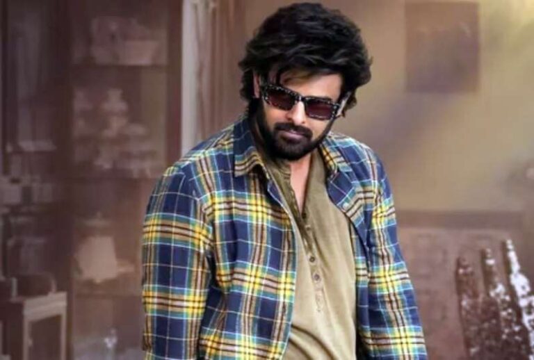 प्रभास के जन्मदिन से पहले फैंस के लिए बड़ा सरप्राइज: राजा साब का नया लुक! प्रभास के जन्मदिन से पहले फैंस के लिए बड़ा सरप्राइज: राजा साब का नया लुक!