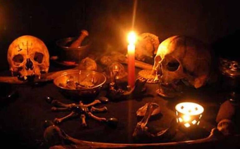 छत्तीसगढ़ के मरोड़ा गांव के सरपंच लक्ष्मण मंडावी सात लाख रुपये की ठगी का शिकार हुए, तंत्र-मंत्र के फेर में फंसे छत्तीसगढ़ के मरोड़ा गांव के सरपंच लक्ष्मण मंडावी सात लाख रुपये की ठगी का शिकार हुए, तंत्र-मंत्र के फेर में फंसे