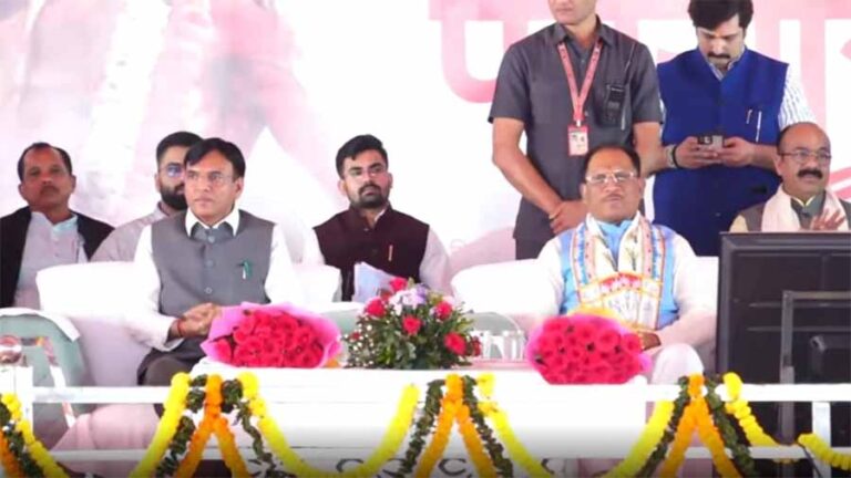 जनजातिय गौरव दिवस: केंद्रीय मंत्री मांडवीया और सीएम विष्णुदेव साय कार्यक्रम स्थल पहुँचे बालाछापर जनजातिय गौरव दिवस: केंद्रीय मंत्री मांडवीया और सीएम विष्णुदेव साय कार्यक्रम स्थल पहुँचे बालाछापर