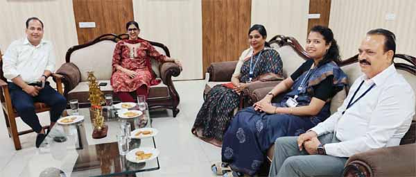 मुख्य निर्वाचन पदाधिकारी कंगाले से भारत निर्वाचन आयोग द्वारा नियुक्त प्रेक्षकों ने की मुलाकात मुख्य निर्वाचन पदाधिकारी कंगाले से भारत निर्वाचन आयोग द्वारा नियुक्त प्रेक्षकों ने की मुलाकात