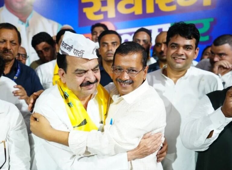 दिल्ली में कांग्रेस के पांच बार के विधायक आप पार्टी में शामिल दिल्ली में कांग्रेस के पांच बार के विधायक आप पार्टी में शामिल