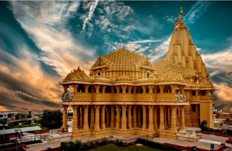 बड़ा ही चमत्कारी है महादेव का यह मंदिर, यहां खड़े दीये जलाने से होती है संतान की प्राप्ति! विदेशों से तक आते हैं भक्त बड़ा ही चमत्कारी है महादेव का यह मंदिर, यहां खड़े दीये जलाने से होती है संतान की प्राप्ति! विदेशों से तक आते हैं भक्त