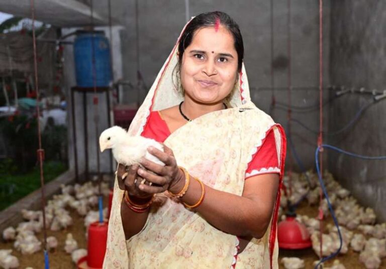 गांव कठिया की नागेश्वरी जो कभी थी हाउस वाईफ, अब है लखपति दीदी भी गांव कठिया की नागेश्वरी जो कभी थी हाउस वाईफ, अब है लखपति दीदी भी