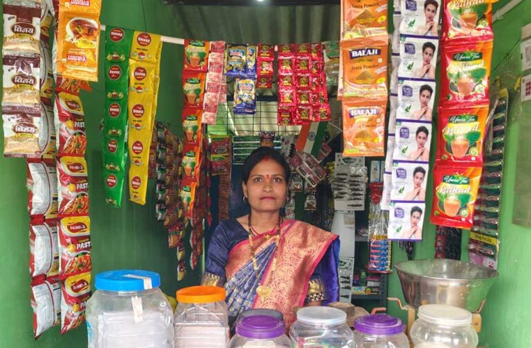 बिहान योजना से निर्मला मौर्य बनी आत्मनिर्भर, लखपति दीदी बनने संघर्ष की कहानी, निर्मला मौर्य की जुबानी बिहान योजना से निर्मला मौर्य बनी आत्मनिर्भर, लखपति दीदी बनने संघर्ष की कहानी, निर्मला मौर्य की जुबानी