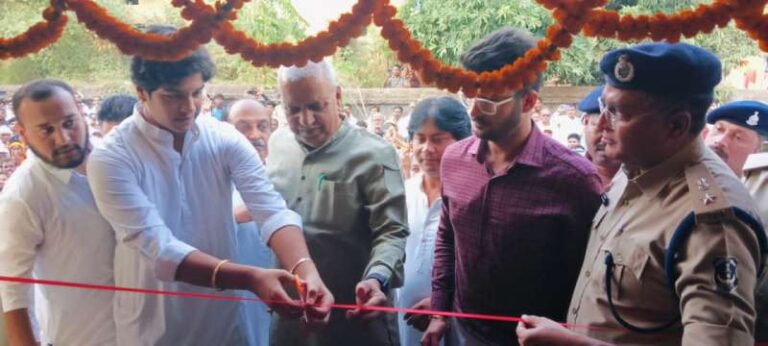 कबीर धर्मनगर दामाखेड़ा में पुलिस सहायता केंद्र हुआ प्रारंभ, पंथ उदितमुनिनाम साहब ने फीता काट कर किया शुभारंभ कबीर धर्मनगर दामाखेड़ा में पुलिस सहायता केंद्र हुआ प्रारंभ, पंथ उदितमुनिनाम साहब ने फीता काट कर किया शुभारंभ
