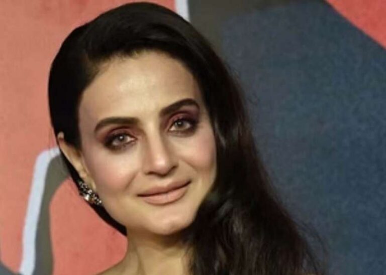 अमिषा को ‘चलते चलते’ रिजेक्ट करने का है मलाल