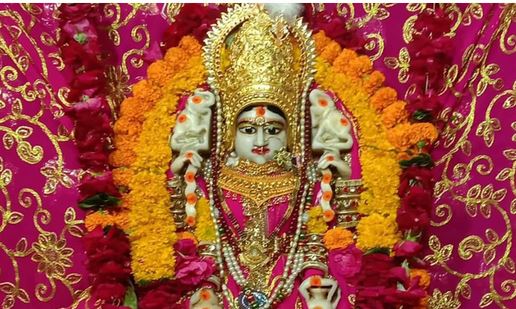 दीवाली पर माता लक्ष्मी का हुआ भव्य श्रृंगार, तीन दिन में पहनाया गया 15 लाख का पोशाक