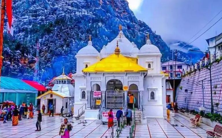 विश्व प्रसिद्ध गंगोत्री धाम के कपाट शीतकाल के लिए बंद विश्व प्रसिद्ध गंगोत्री धाम के कपाट शीतकाल के लिए बंद